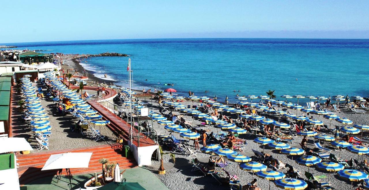 Gold Hotel Bordighera Exterior foto